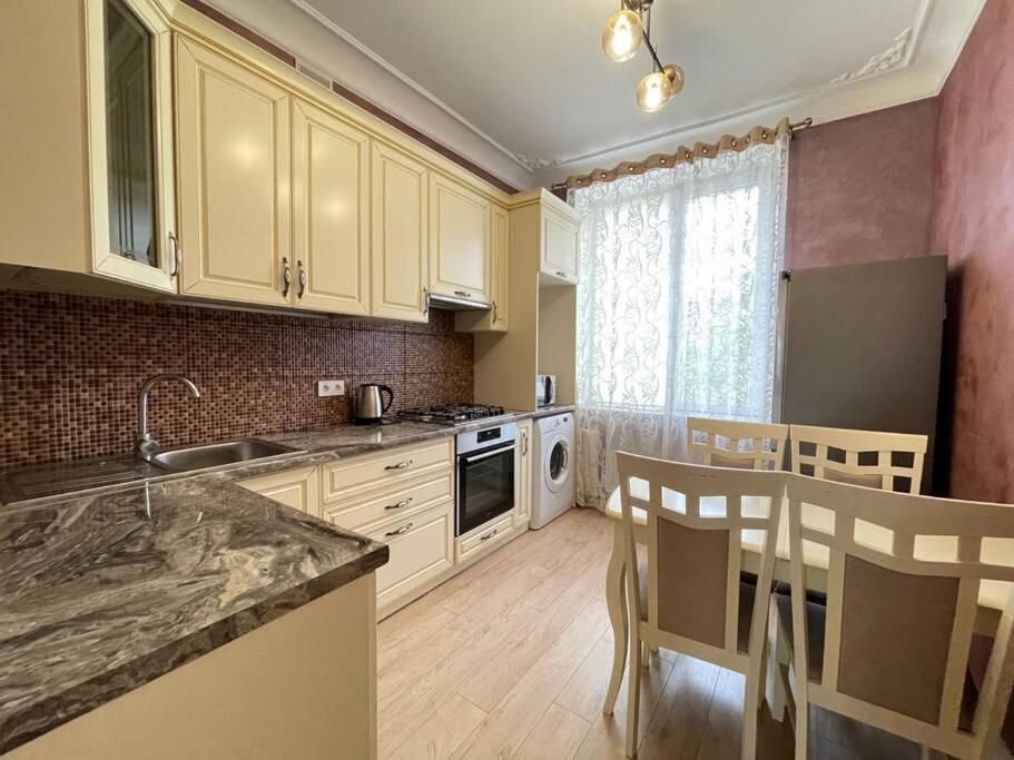 Luxury In The Center